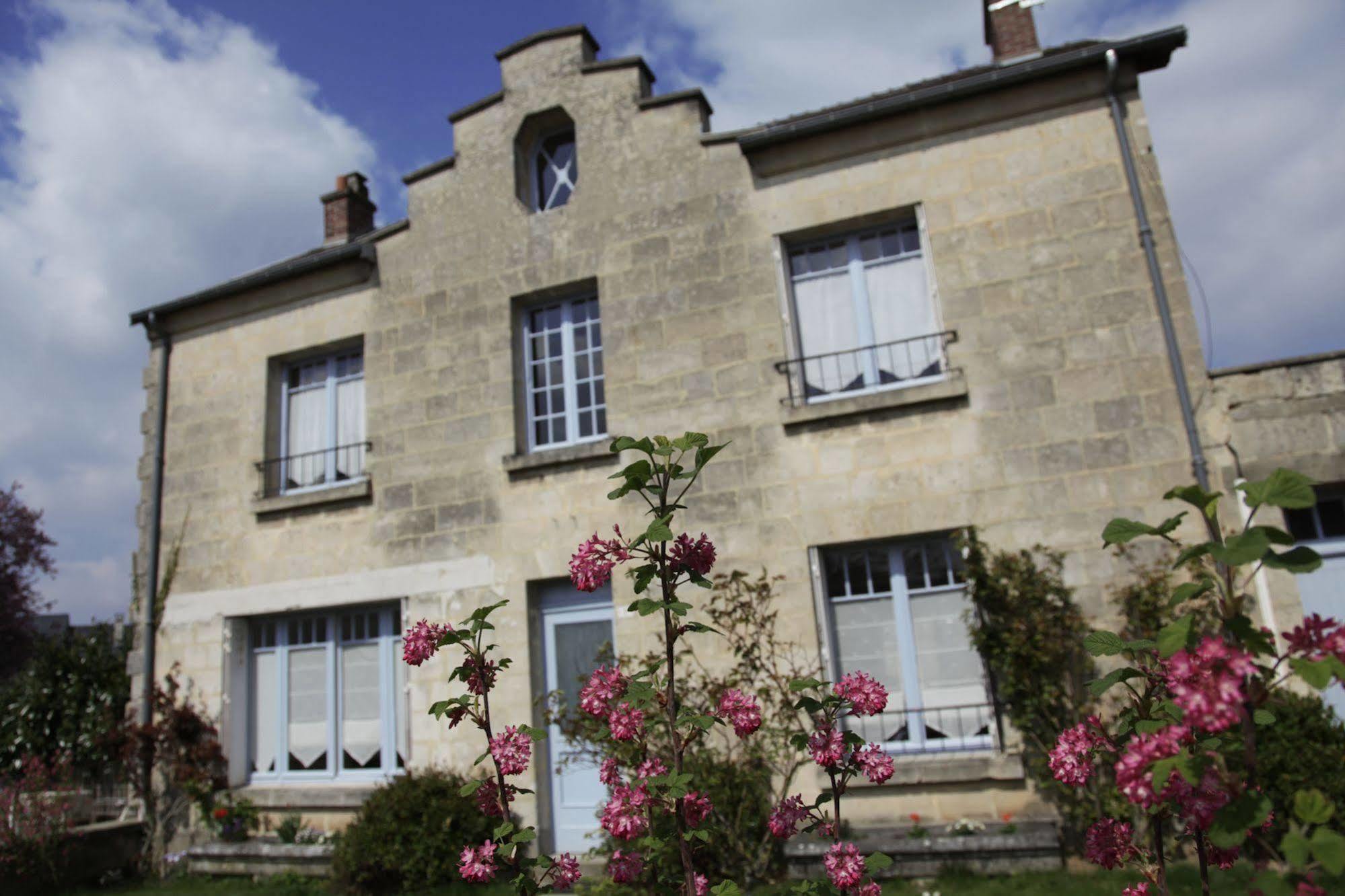 Chez Ric Et Fer Bed & Breakfast Coucy-le-Chateau-Auffrique Exterior photo